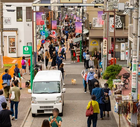 Yanaka Ginza shopping street seen from Yuyake Dandan.